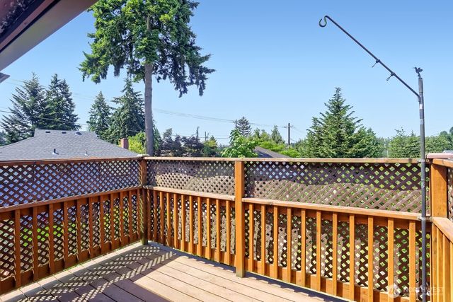 16719 3rd Avenue NE, Shoreline, WA 98155