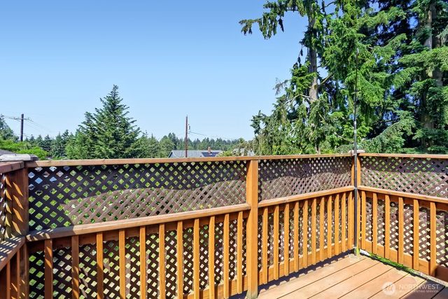 16719 3rd Avenue NE, Shoreline, WA 98155