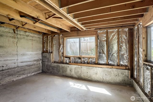 16719 3rd Avenue NE, Shoreline, WA 98155