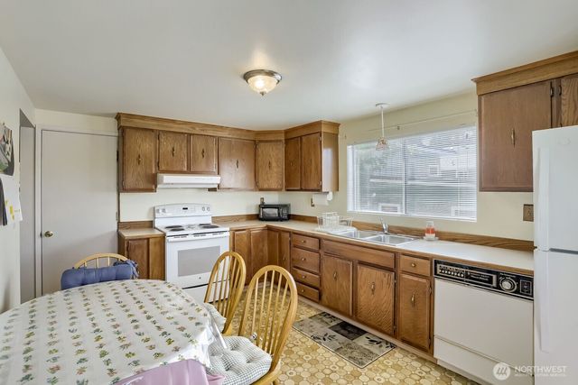 16719 3rd Avenue NE, Shoreline, WA 98155