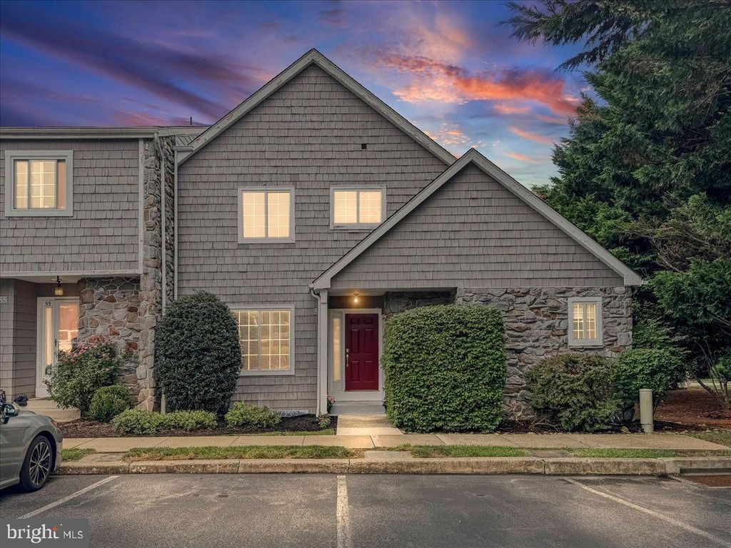 56 CONSTITUTION CT, Chesterbrook, PA 19087