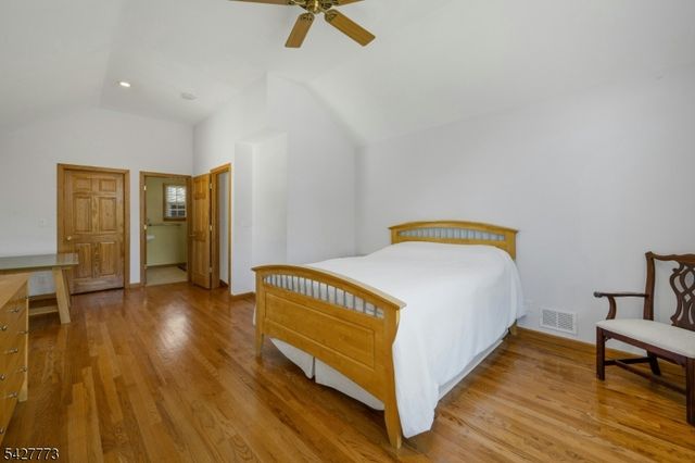 80 Longview Ave, Parsippany-troy Hills Twp., NJ 07034