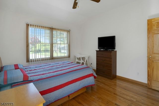 80 Longview Ave, Parsippany-troy Hills Twp., NJ 07034