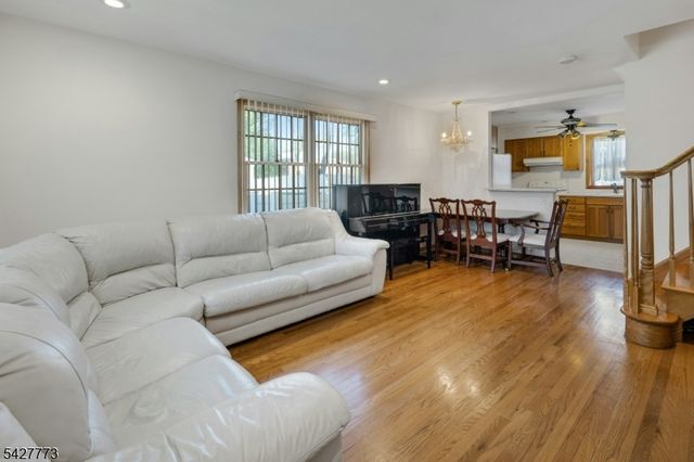 80 Longview Ave, Parsippany-troy Hills Twp., NJ 07034