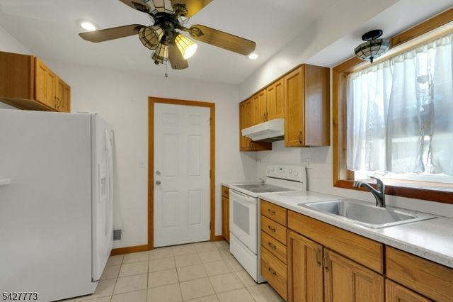 80 Longview Ave, Parsippany-troy Hills Twp., NJ 07034