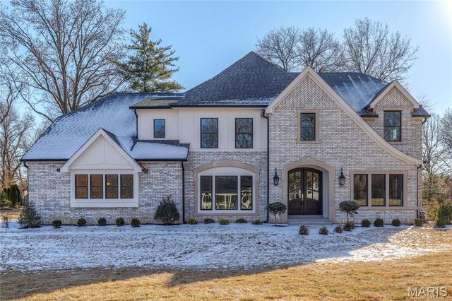 184 Brooktrail Court, Creve Coeur, MO 63141