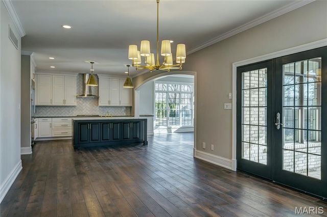 184 Brooktrail Court, Creve Coeur, MO 63141