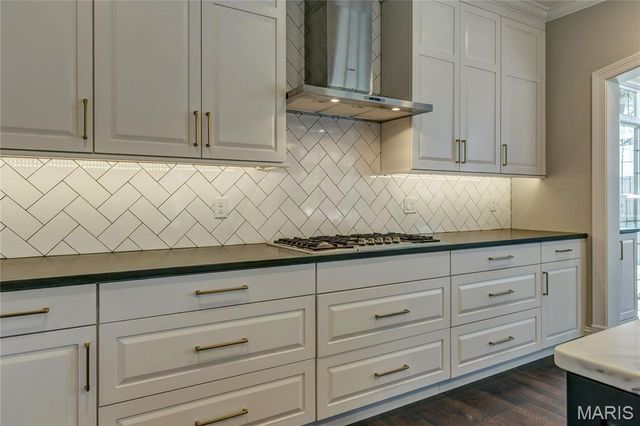184 Brooktrail Court, Creve Coeur, MO 63141
