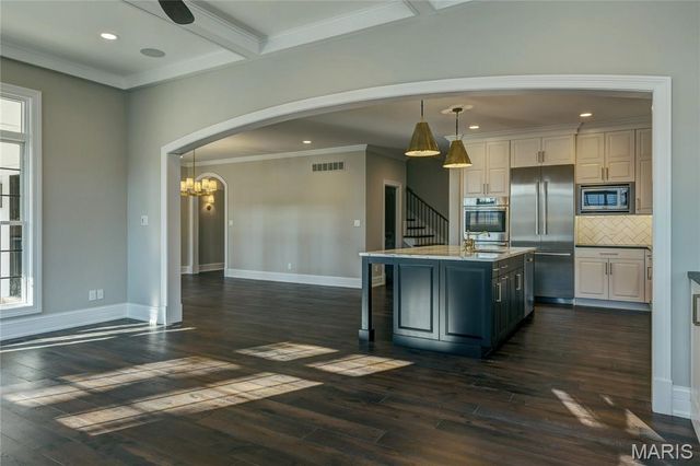 184 Brooktrail Court, Creve Coeur, MO 63141