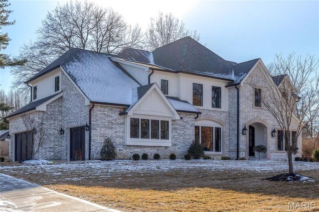 184 Brooktrail Court, Creve Coeur, MO 63141