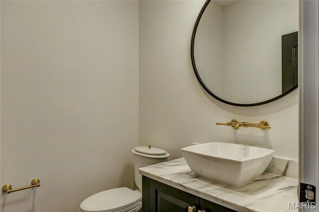 184 Brooktrail Court, Creve Coeur, MO 63141