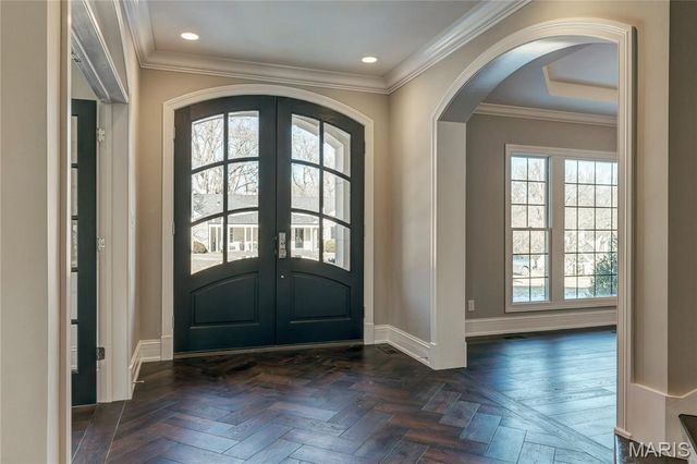 184 Brooktrail Court, Creve Coeur, MO 63141