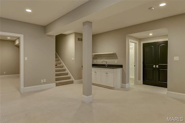 184 Brooktrail Court, Creve Coeur, MO 63141