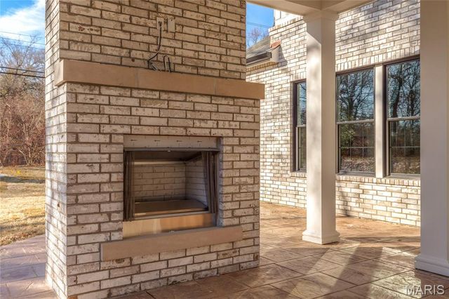 184 Brooktrail Court, Creve Coeur, MO 63141