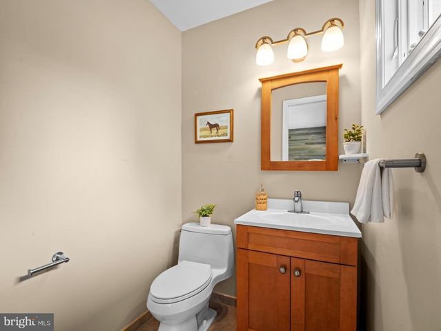 7884 BELHAVEN AVE, Pasadena, MD 21122