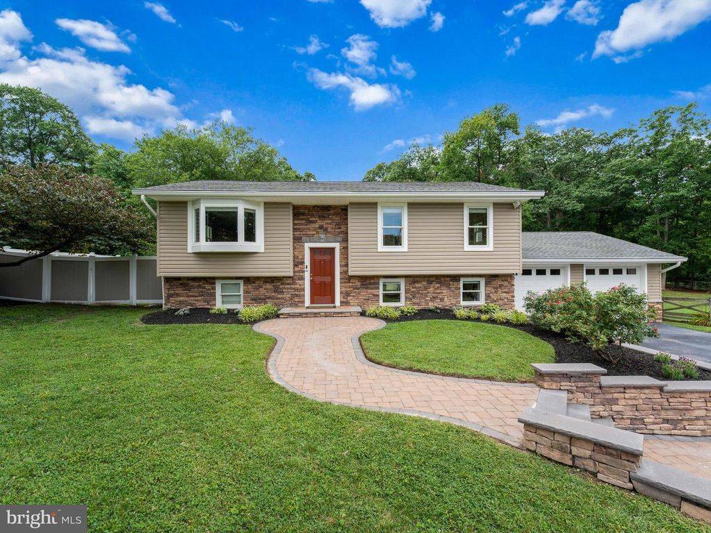 7884 BELHAVEN AVE, Pasadena, MD 21122
