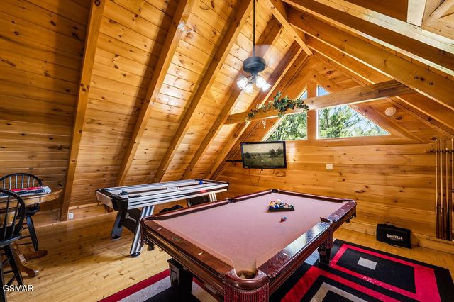 2040 Cougar Crossing Way, Sevierville, TN 37862