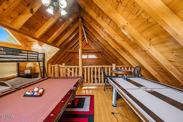 2040 Cougar Crossing Way, Sevierville, TN 37862