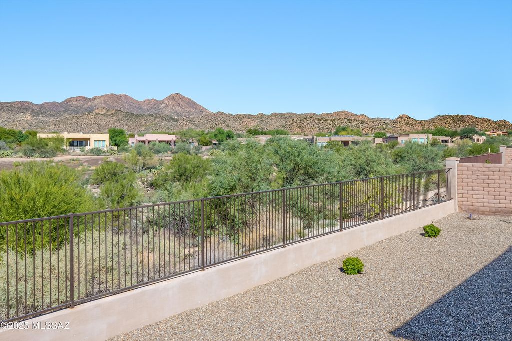 13711 N Hidden Springs Drive, Oro Valley, AZ 85755