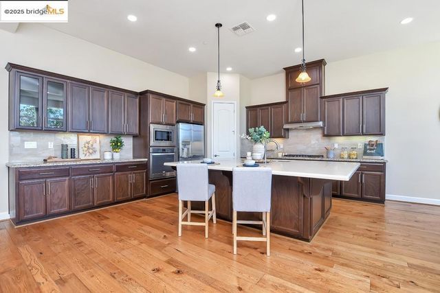 133 Clear Lake Ct, Oakley, CA 94561