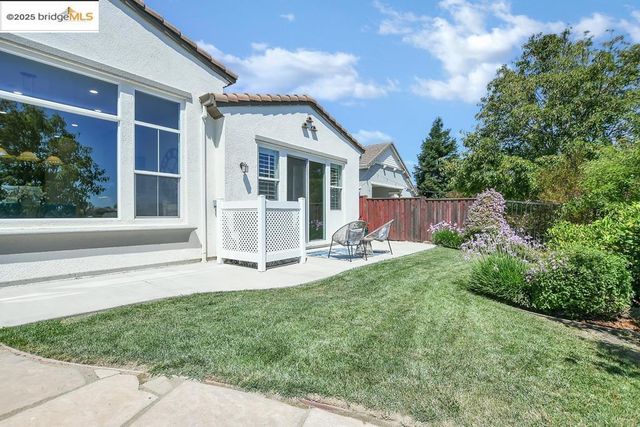 133 Clear Lake Ct, Oakley, CA 94561