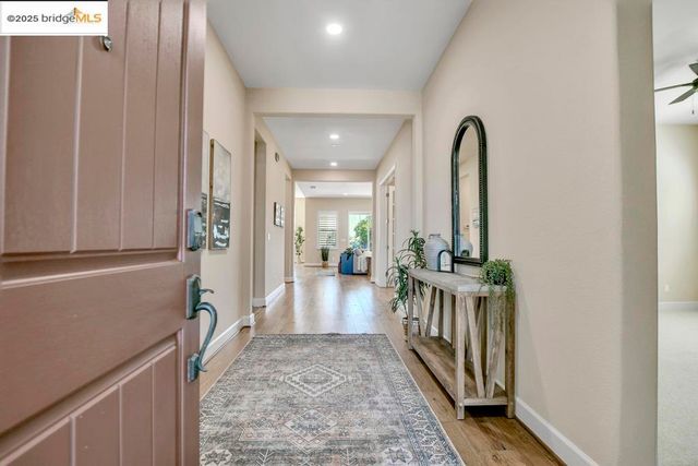 133 Clear Lake Ct, Oakley, CA 94561