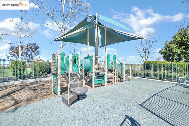 133 Clear Lake Ct, Oakley, CA 94561