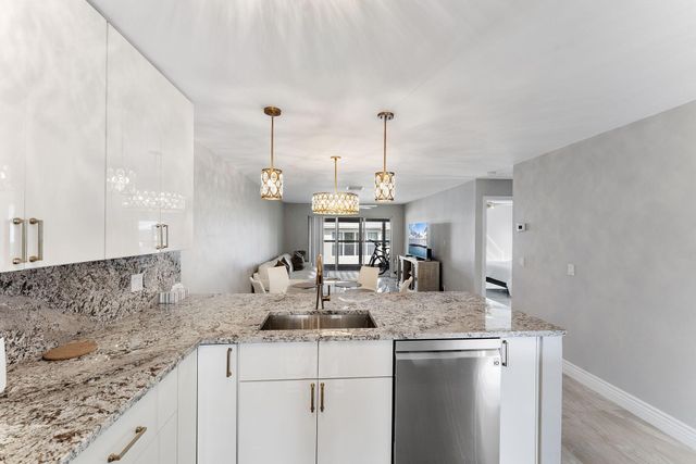 1020 Silk Oak Terrace 204, Delray Beach, FL 33445