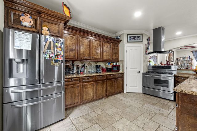 18740 Deer Glen Drive, Conroe, TX 77302