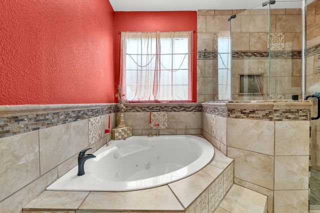 18740 Deer Glen Drive, Conroe, TX 77302