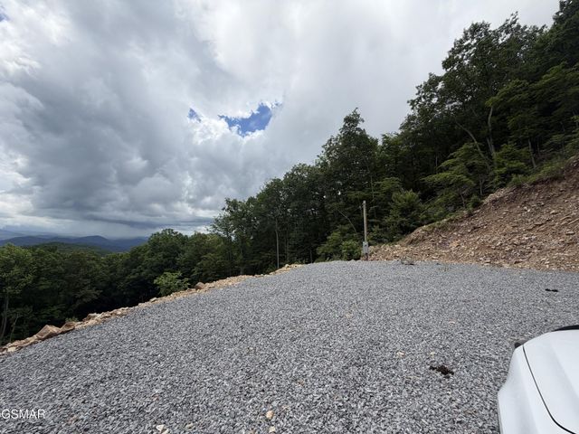 1038 Clingmans View, Sevierville, TN 37876