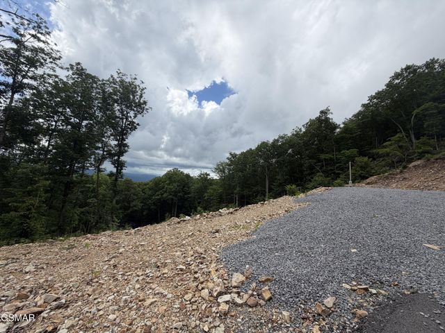 1038 Clingmans View, Sevierville, TN 37876