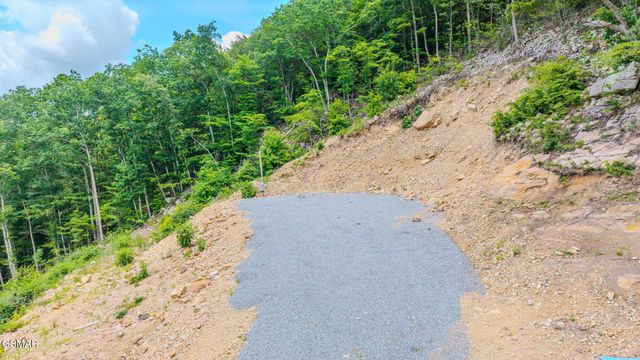 1038 Clingmans View, Sevierville, TN 37876