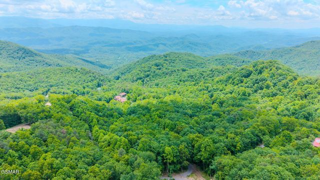 1038 Clingmans View, Sevierville, TN 37876