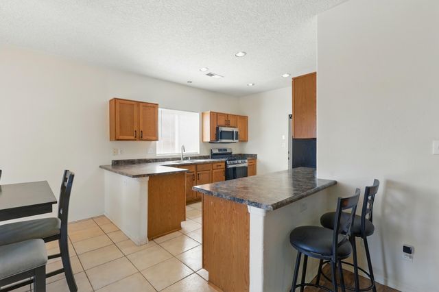 10016 Rio Canon Avenue SW, Albuquerque, NM 87121