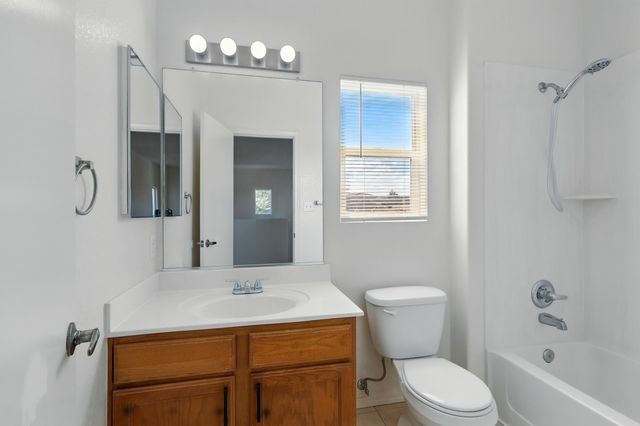 10016 Rio Canon Avenue SW, Albuquerque, NM 87121