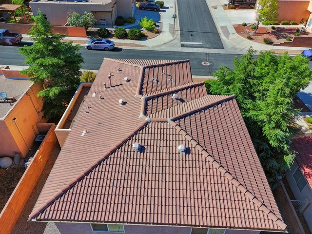 10016 Rio Canon Avenue SW, Albuquerque, NM 87121