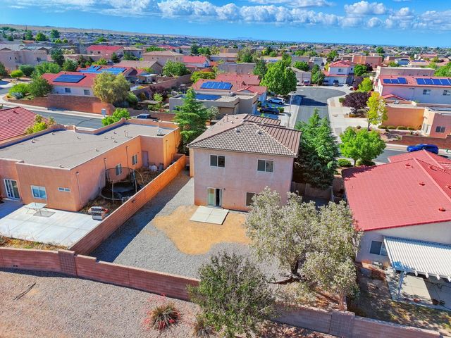 10016 Rio Canon Avenue SW, Albuquerque, NM 87121