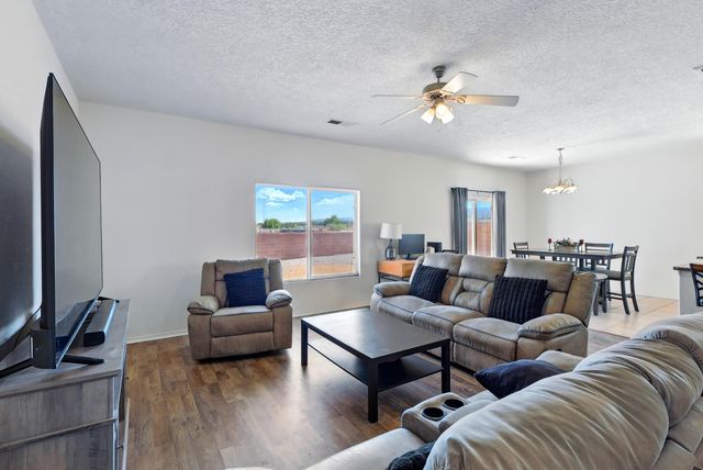 10016 Rio Canon Avenue SW, Albuquerque, NM 87121