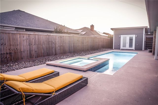 13709 Suntan Ave, Corpus Christi, TX 78418