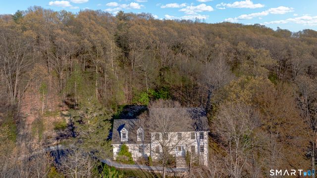 110 Oakwood Circle, Bristol, CT 06010