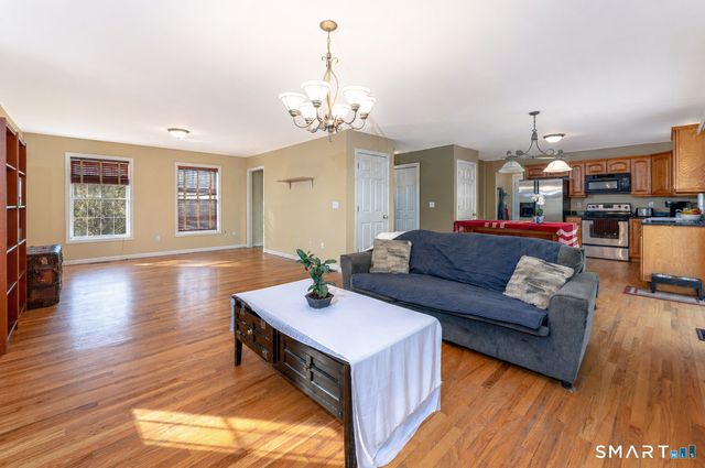 110 Oakwood Circle, Bristol, CT 06010