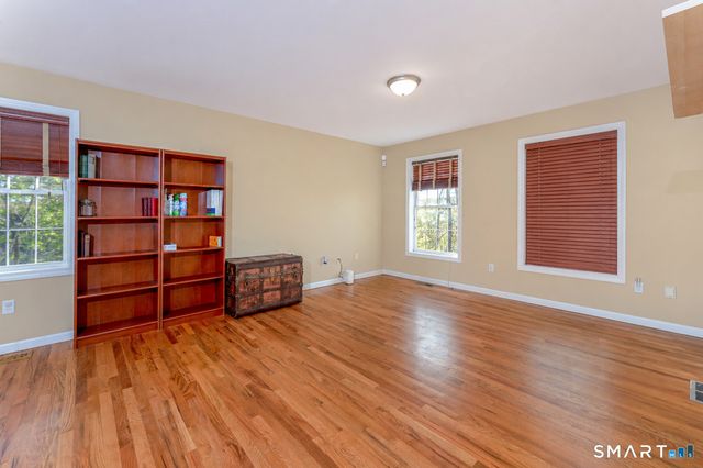 110 Oakwood Circle, Bristol, CT 06010