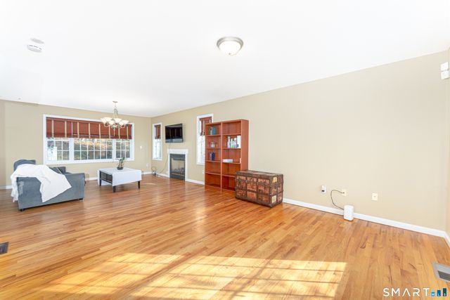 110 Oakwood Circle, Bristol, CT 06010