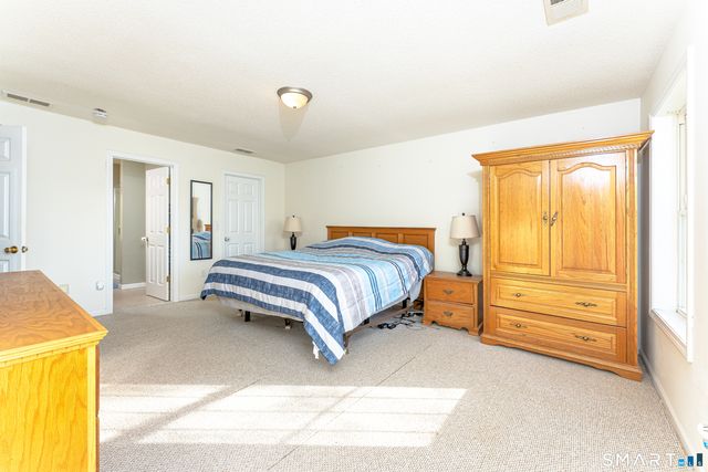 110 Oakwood Circle, Bristol, CT 06010