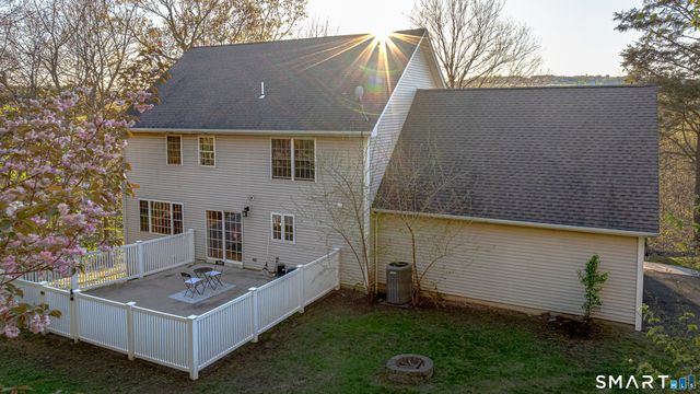 110 Oakwood Circle, Bristol, CT 06010