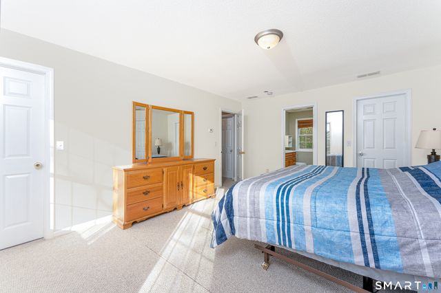 110 Oakwood Circle, Bristol, CT 06010