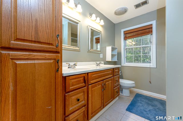 110 Oakwood Circle, Bristol, CT 06010