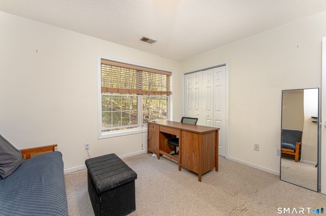 110 Oakwood Circle, Bristol, CT 06010