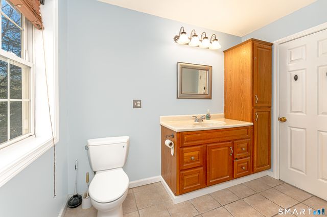 110 Oakwood Circle, Bristol, CT 06010